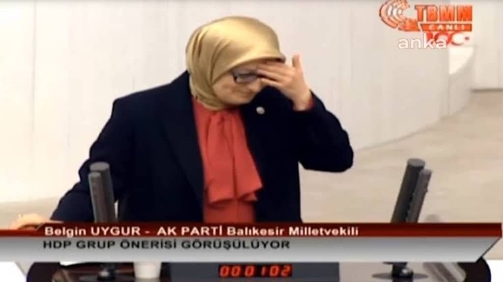 TBMM Kürsüsü’nde Fenalaşan Belgin Uygur Korkuttu