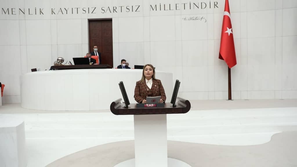 “Kadınlarımız tarih yazıyor”