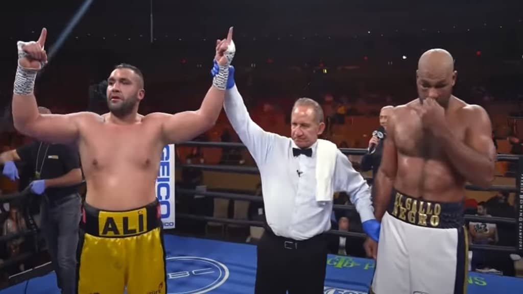 Ali Eren Demirezen gösteri maçı için ringe çıkıyor