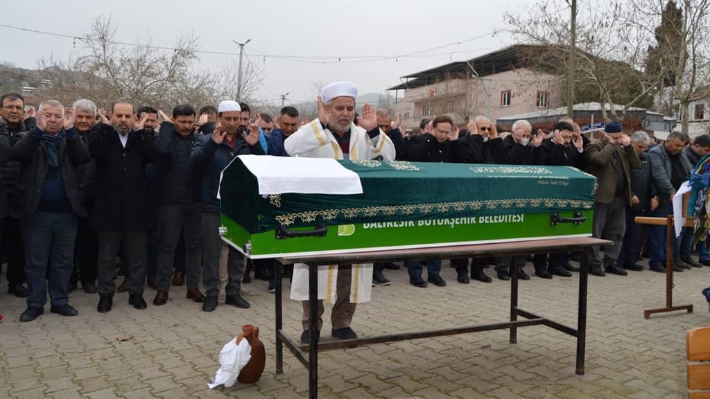 İsmet Çakmak, son yolculuğuna uğurlandı