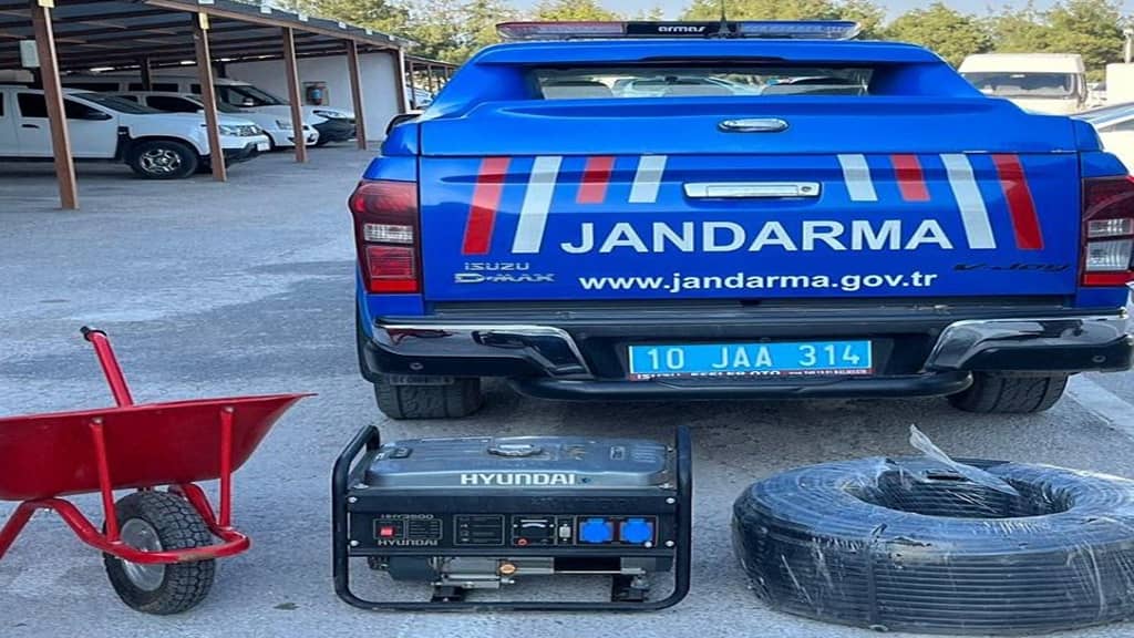 Jeneratör hırsızları yakalandı