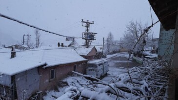 Kepsut’a Mart karı yağdı