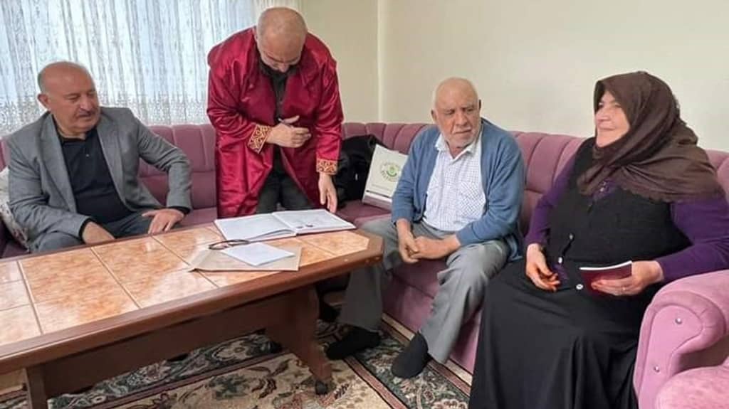 3 gün önce evlendiler, asansör hayatlarını ayırdı
