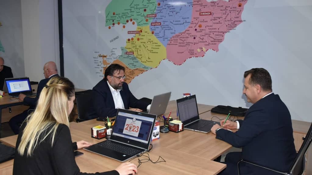 AK Parti seçim için kolları sıvadı