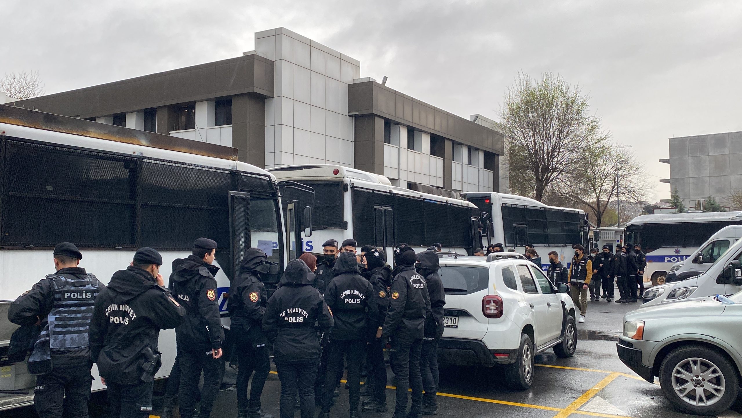 3 İLDE TAPUDA RÜŞVET OPERASYONU: 79 GÖZALTI 66 ŞÜPHELİ ADLİYEYE SEVK EDİLDİ