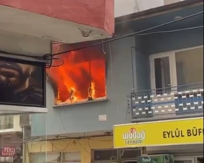 Milli Kuvvetler caddesindeki yangın korkuttu