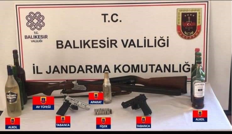 Balıkesir’de operasyon! 3 eve eş zamanlı baskın yapıldı