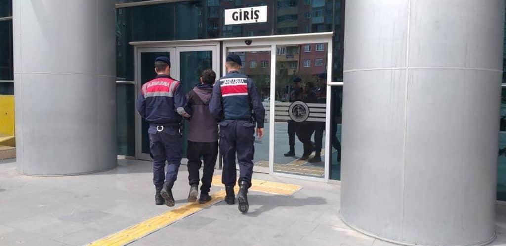 Aranması olan 3 şüpheli yakalandı