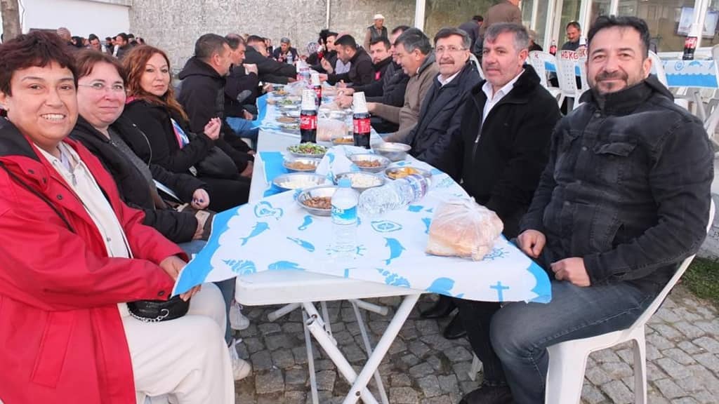 Asırlık toplu iftar gelenekleri devam ediyor