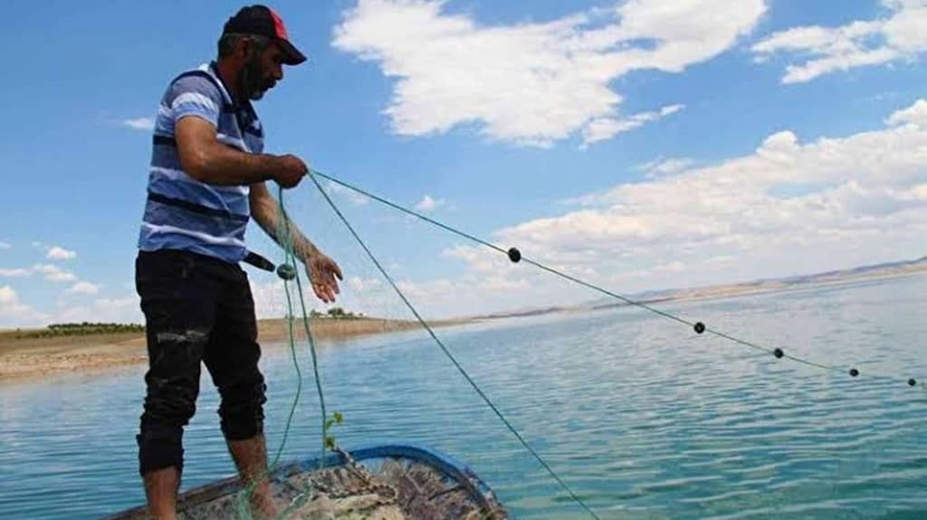 Balık avı yasağı başladı