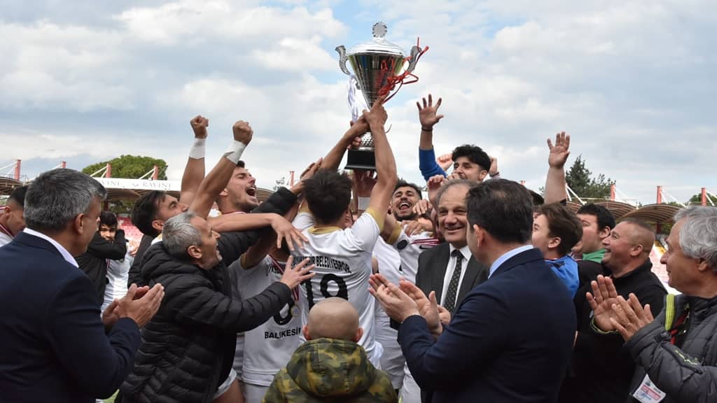 Balıkesir Büyükşehir Belediyespor BAL’a yükseldi