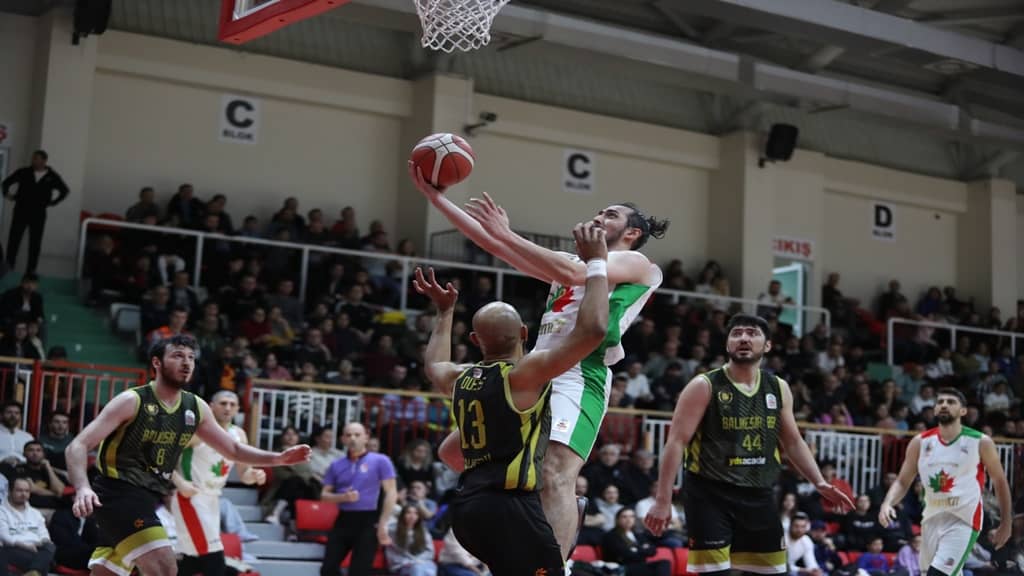 Balıkesir Büyükşehir Belediyespor Yalova’da farklı kaybetti