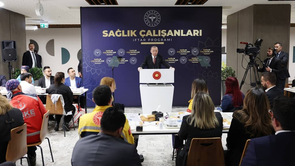 Cumhurbaşkanı Erdoğan: “42 bin 500 sağlık personeli alıyoruz”