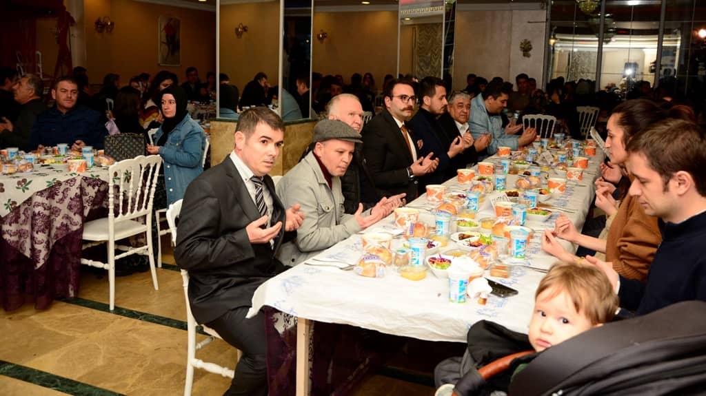İstanbul’daki Balıkesirliler iftarda buluştu
