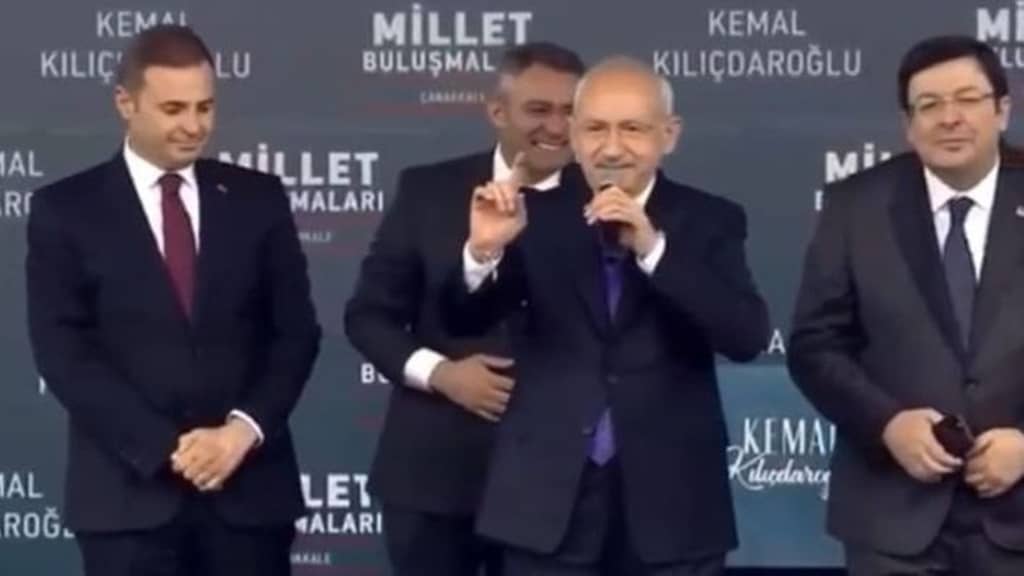 Kılıçdaroğlu, Ahmet Akın’ı işaret etti