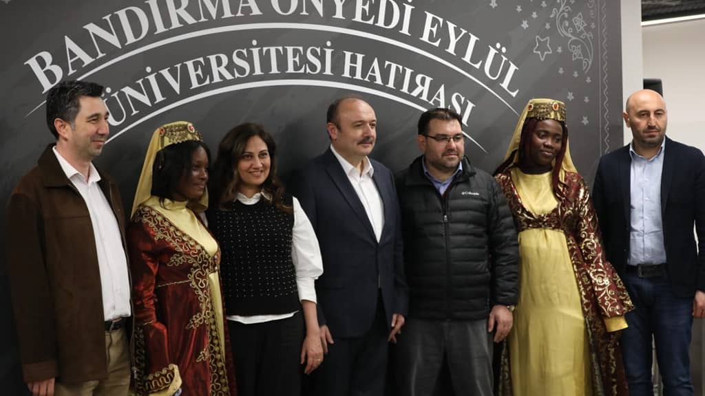 Konuk öğrencilere iftar verildi
