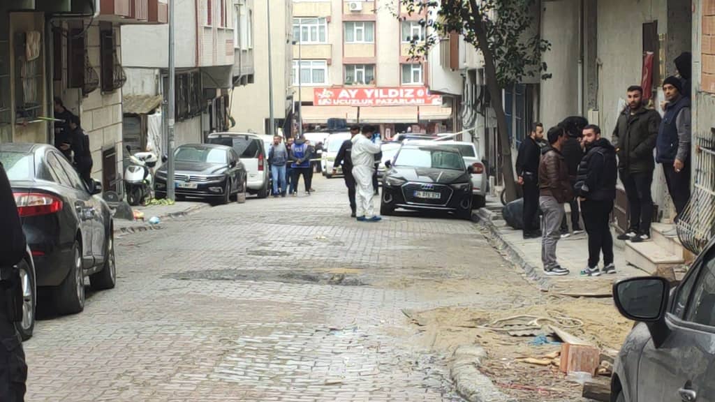 Nişanlısını silahla vurup intihar etti