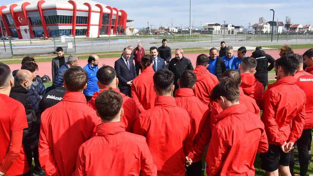 Onar ve Özalp’ten Balıkesirspor’a moral