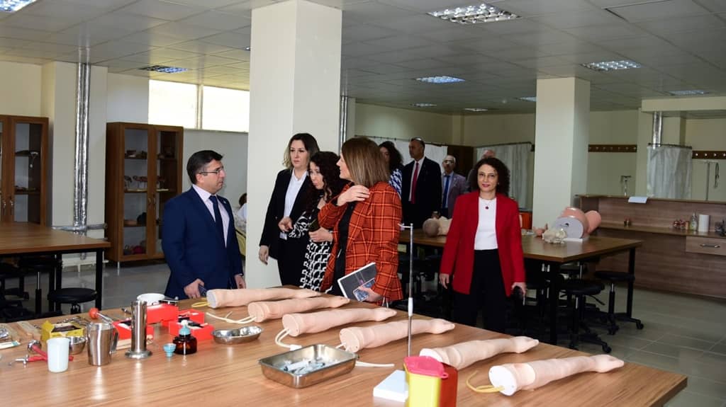 Rektör incelemelerde bulundu