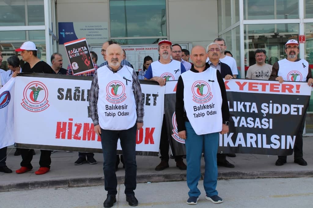 Sağlıkçılardan ortak açıklama: “Yaşamak ve yaşatmak istiyoruz”