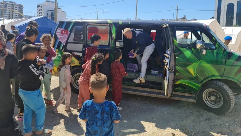 minibüsüyle polonyadan adanaya