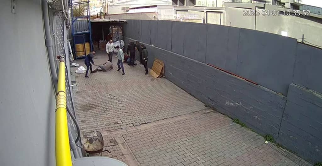 silahlı ve beyzbol sopalı kavga