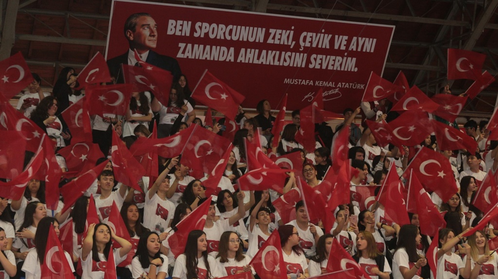 Gençler Atatürk’ün İzinde