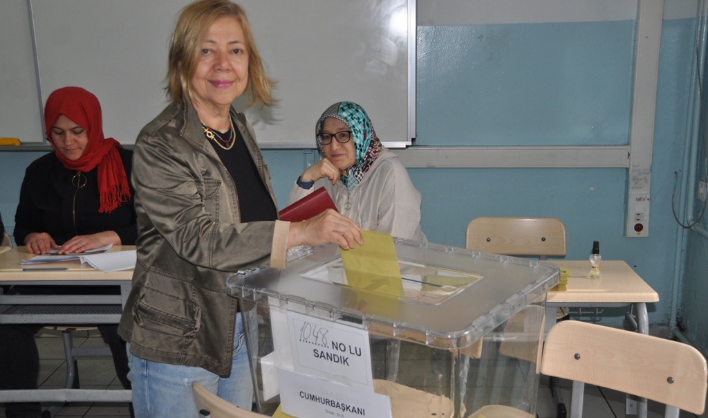 Seçmen 2. tur için sandıkta
