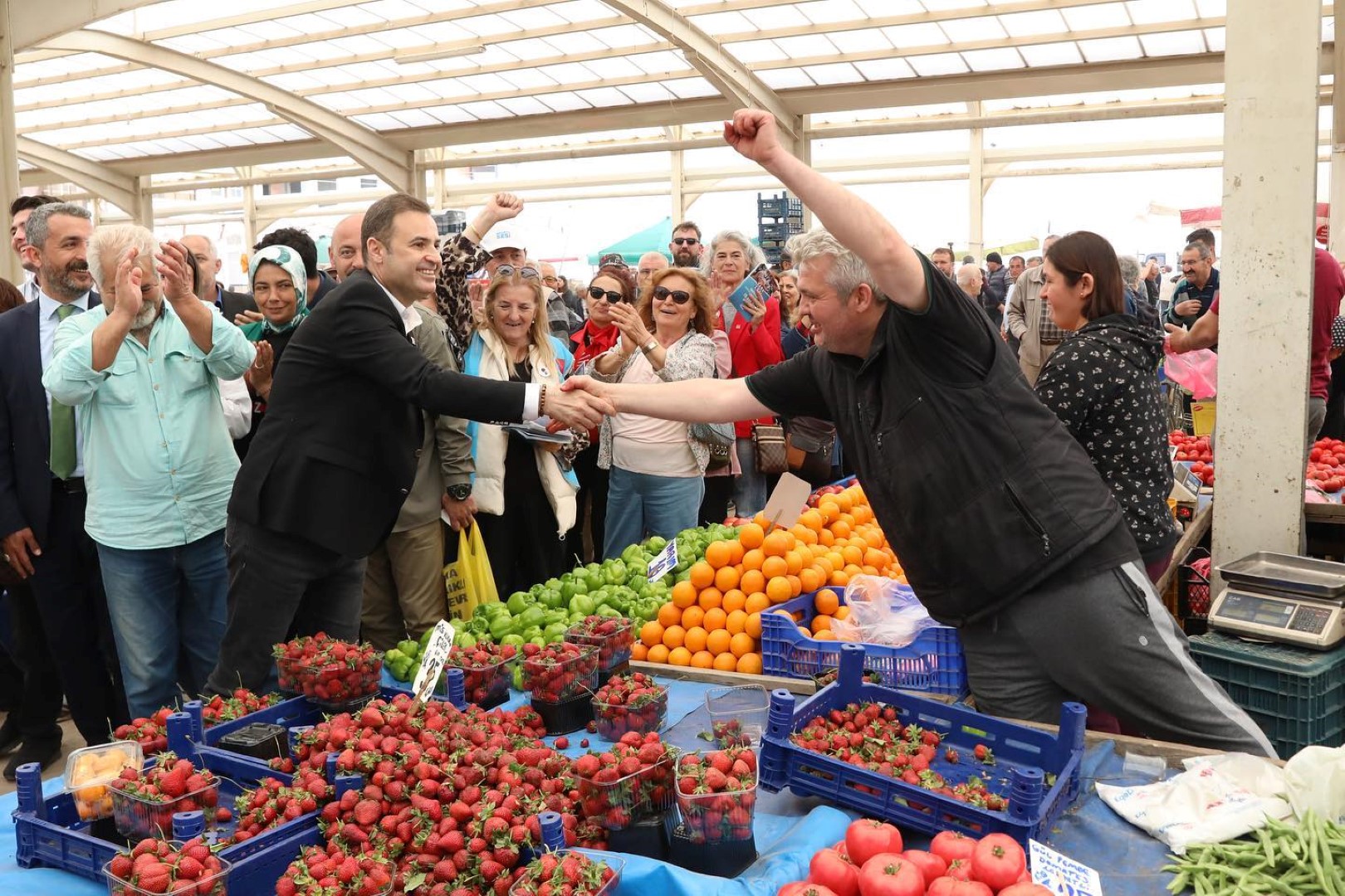 Körfezde Ahmet Akın’a sevgi seli