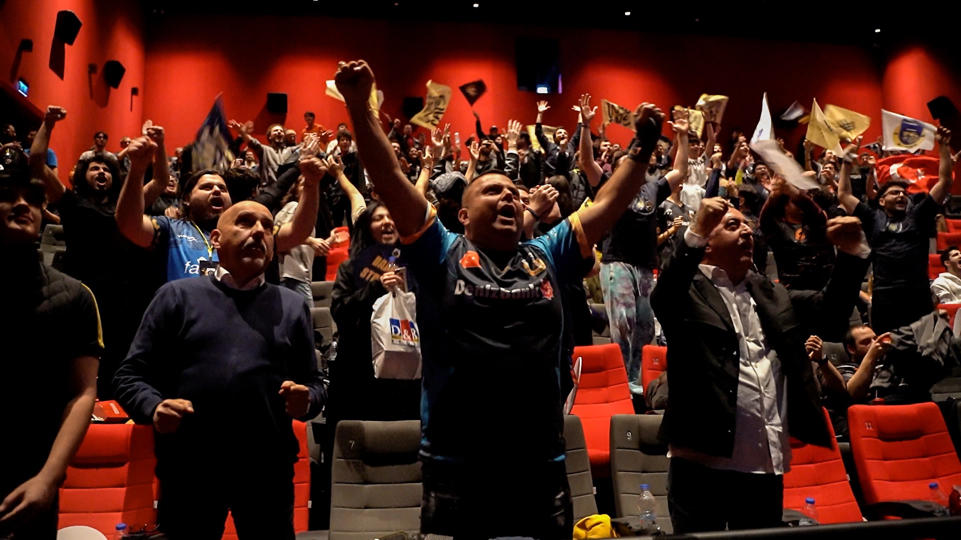 Türk e-spor takımı, League of Legends Avrupa Şampiyonlar Ligi şampiyonu oldu.