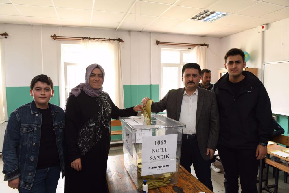 Belediye Başkanları oylarını kullandı