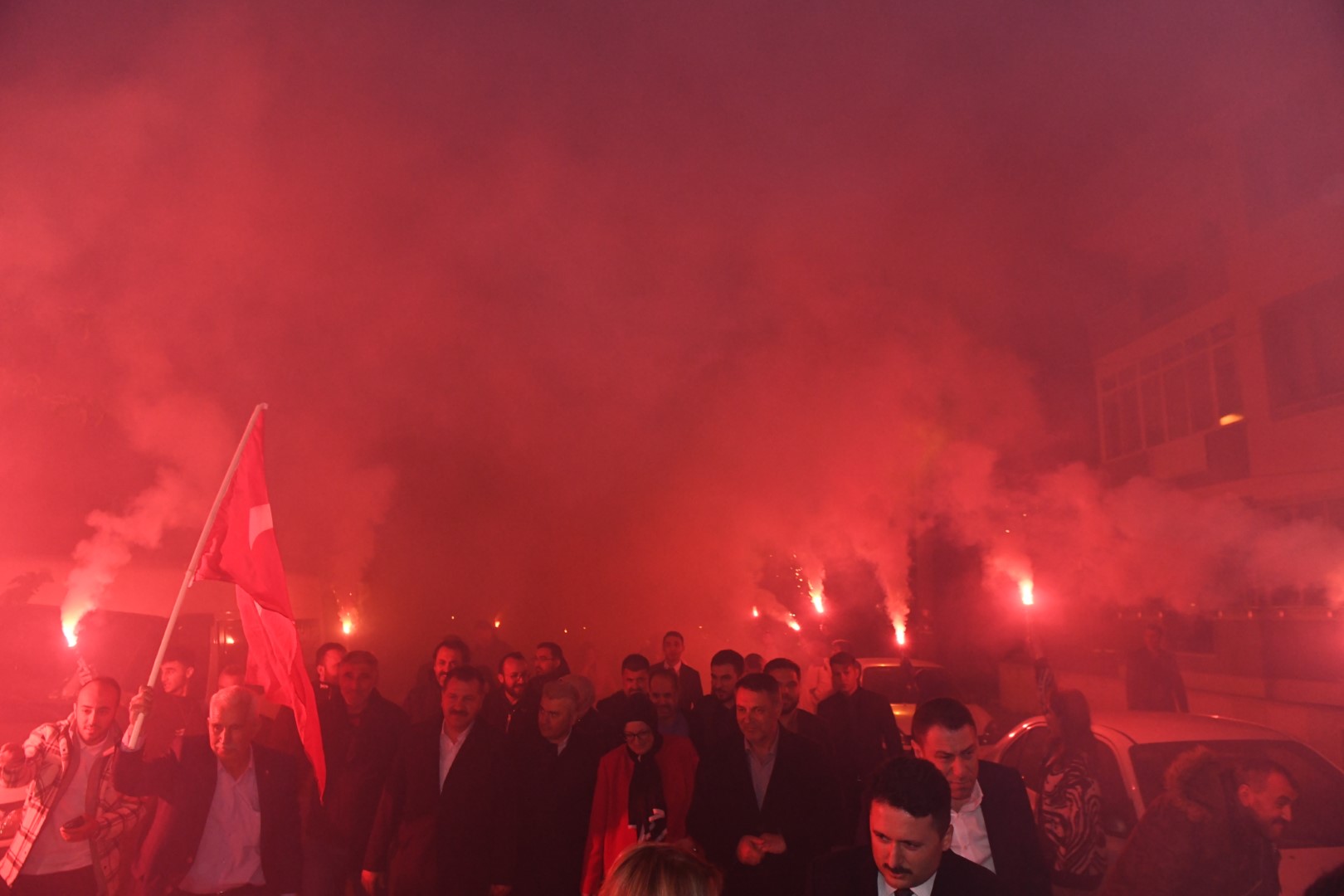 Gündoğan geceyi aydınlattı