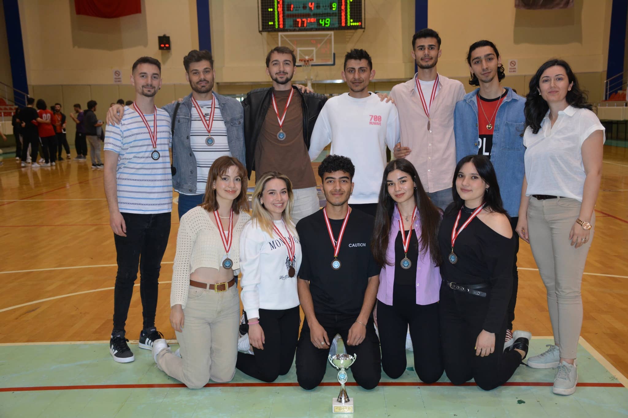 Kupalar sahiplerini buldu