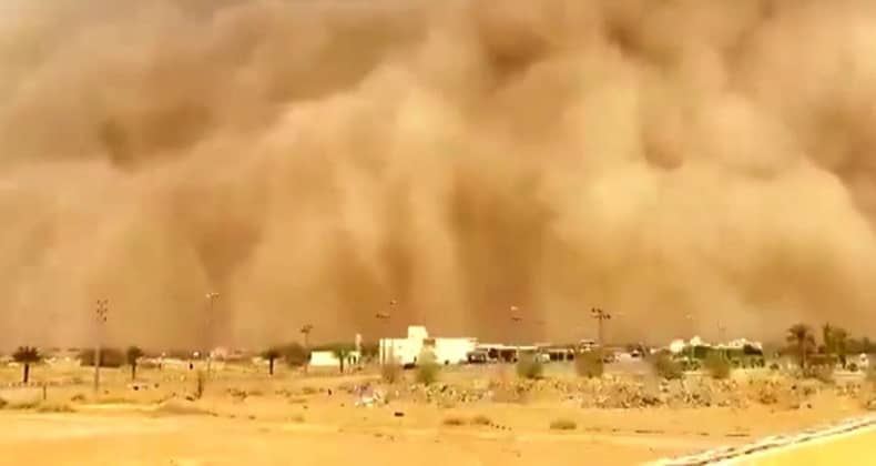 Suudi Arabistan'da kum fırtınası