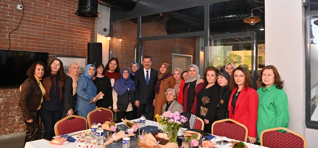 Başkan Yılmaz, engelli bireylerin anneleriyle kahvaltıda buluştu