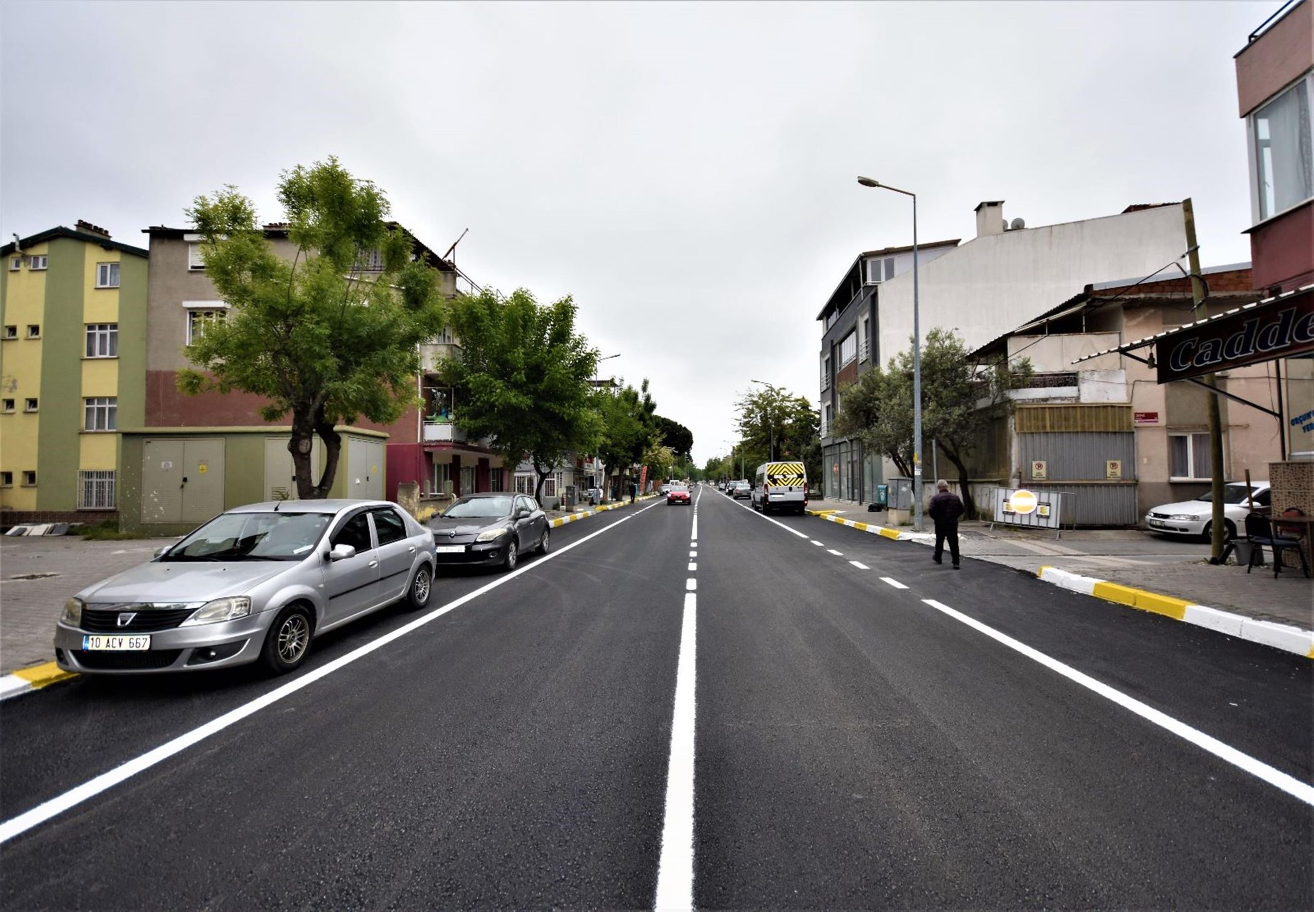 Büyükşehir, deforme olan caddeleri yeniliyor