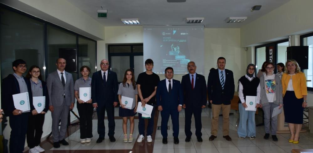Liseli gençler projeleri ile göz kamaştırdı