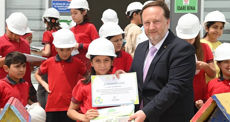 Karesi Atık Getirme Merkezi Öğrencileri Ağırlıyor