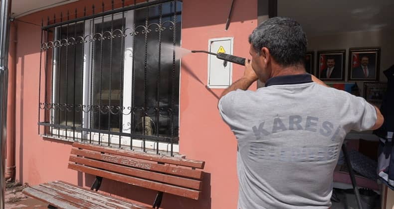 Karesi'de Dip Bucak Temizlik Sürüyor