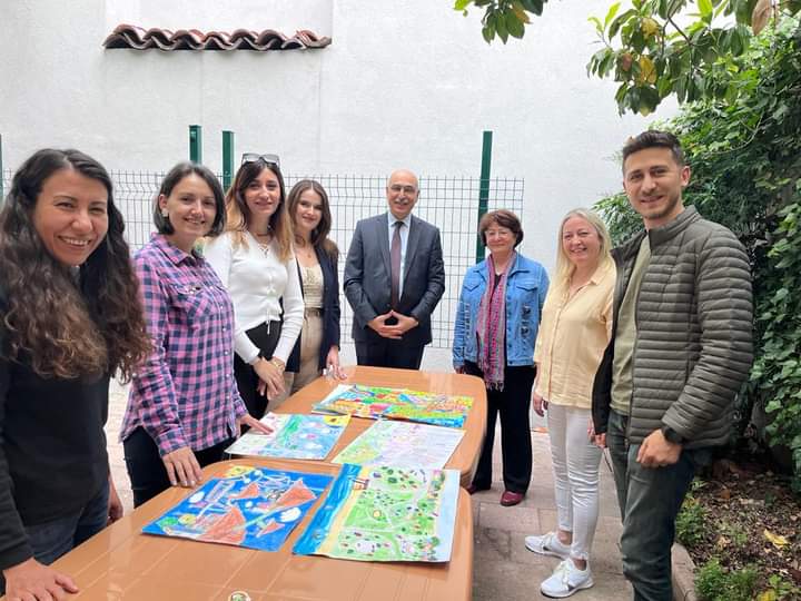 Çocuklar hayallerini tuvallere yansıttı