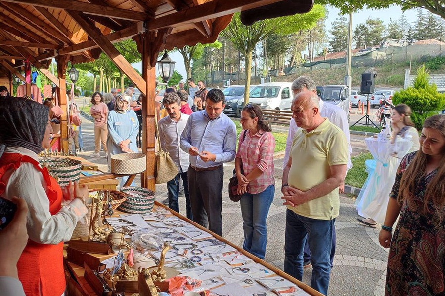 ‘Kadının Eli Doğanın Gücü’ açıldı