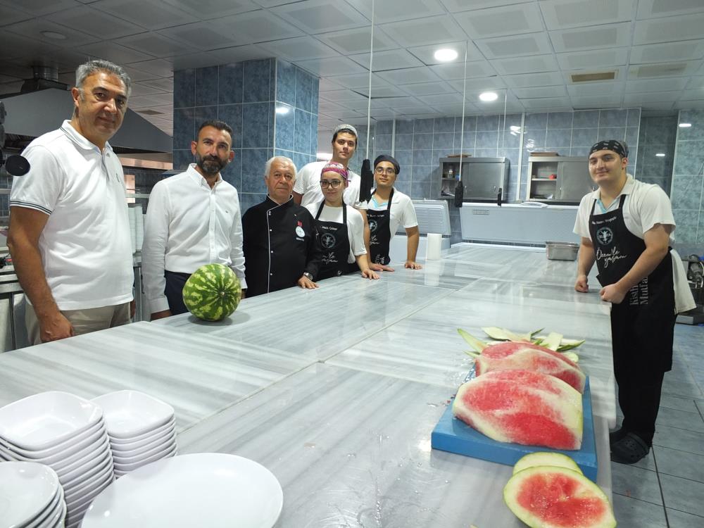 Üniversiteliler israfı önlemede öncü oldu