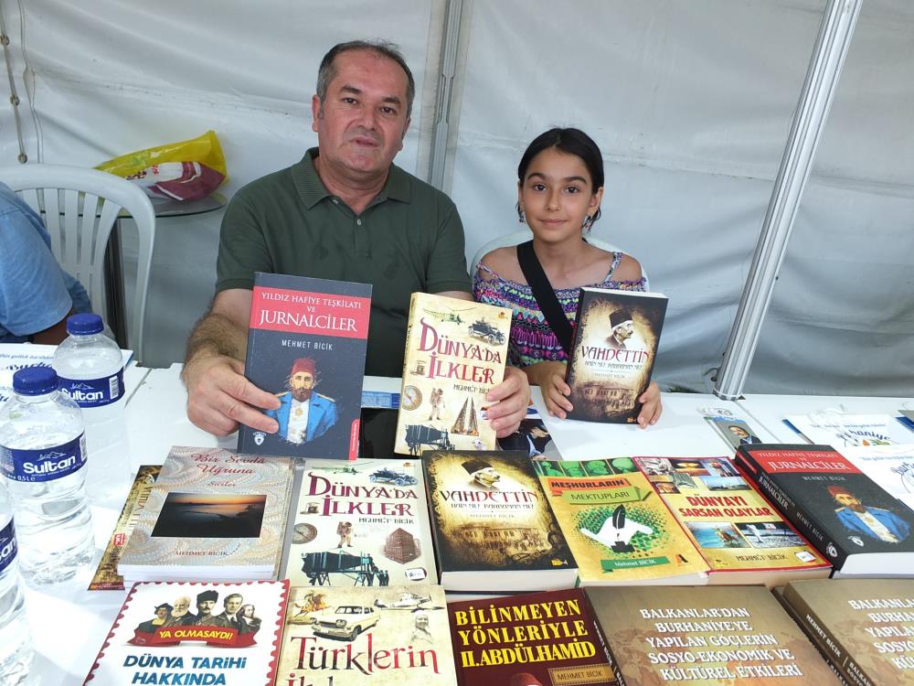Yazar Bicik, okurlarıyla buluştu