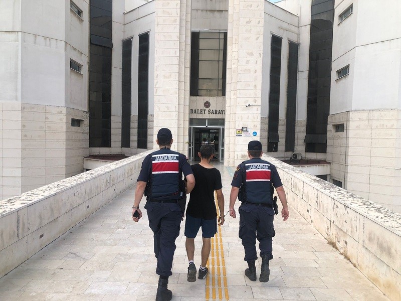 Aranan 2 şahıs JASAT tarafından yakalandı