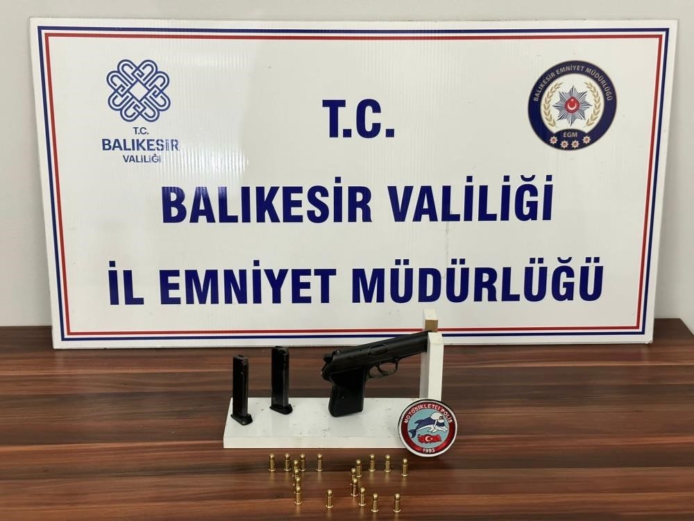 BALIKESİR'DE ARANAN 36 ŞAHISTAN, 19'U TUTUKLANDI