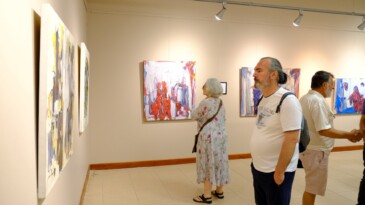 Ressam Bedri Karayağmurlar’ın sergisi açıldı