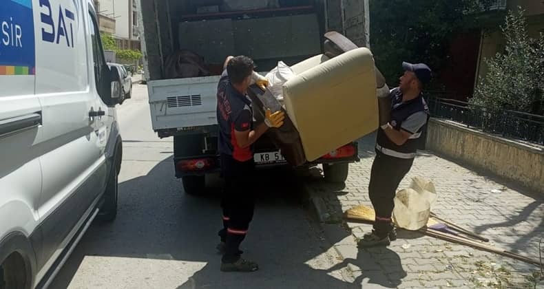 Karesi'de Tonlarca Atik Geri Dönüsüm Için Toplandi