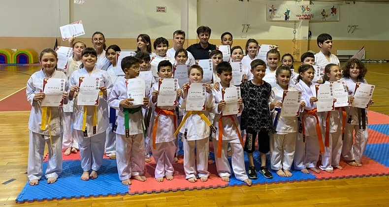 Kuşak sınavında ter döktüler