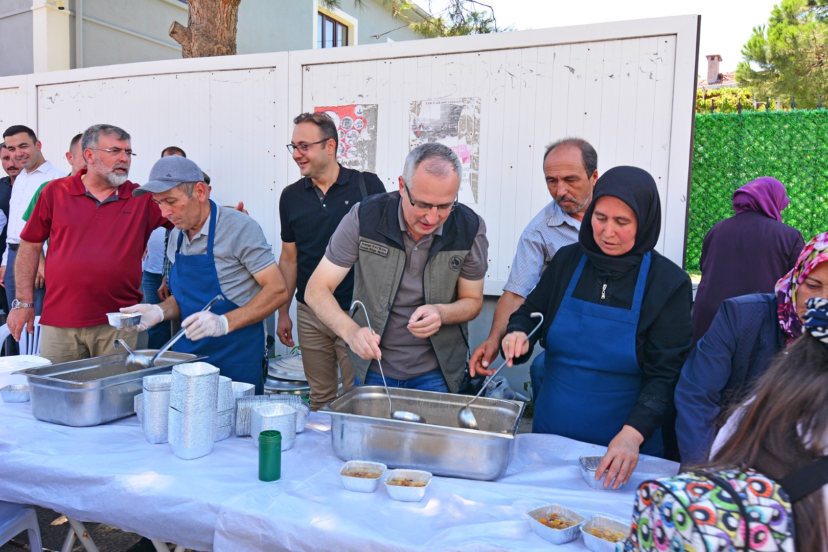Ormancılar aşure dağıttı