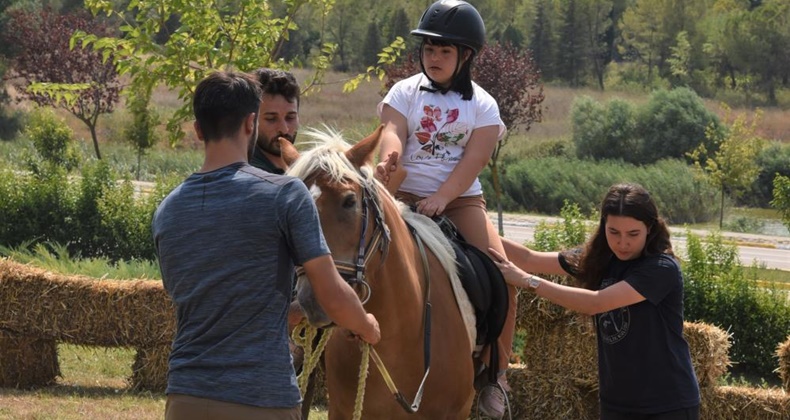 Engeller atlı terapi ile aşılıyor